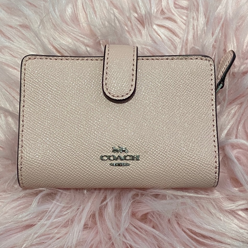 Medium Corner Zip Wallet